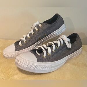 Converse~women’s chuck all star sneakers